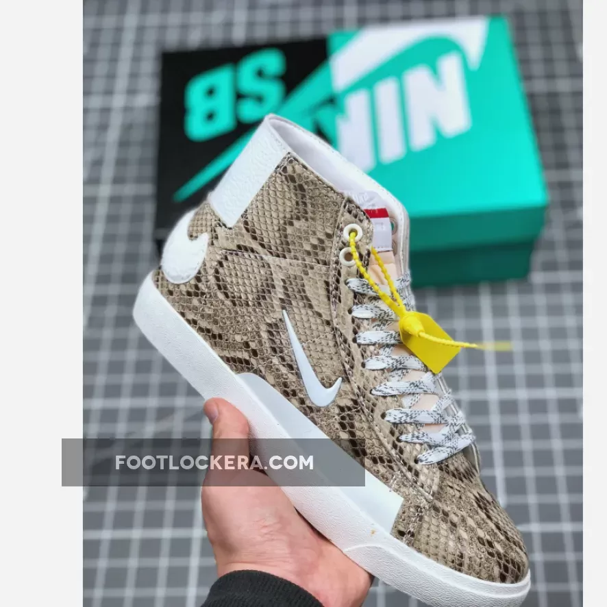 Soulland x Nike SB Blazer Mid FRI Day CN4540-001