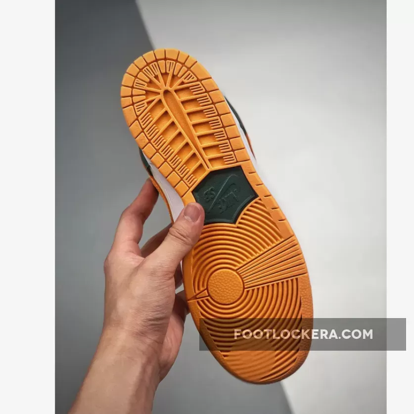 sb dunk legion pine