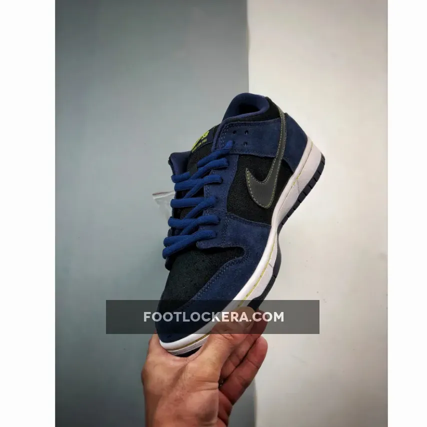 Nike SB Dunk Low Midnight Navy Black 304292-408 For Sale Nike SB Dunk Low Midnight Navy Black 304292-408 For Sale