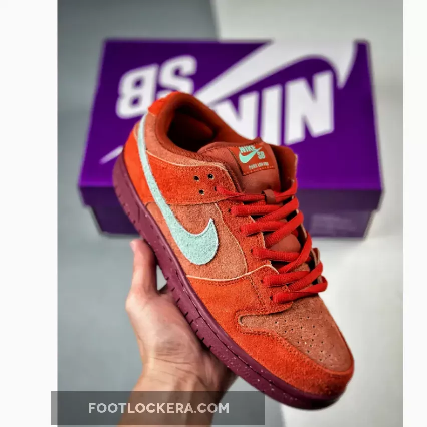 Nike SB Dunk Low Mystic Red/Emerald Rise DV5429-601 Restock