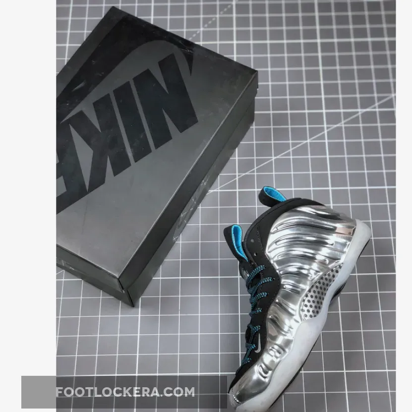 Qs Sneakers / Nike Air Foamposite One Chromeposite
