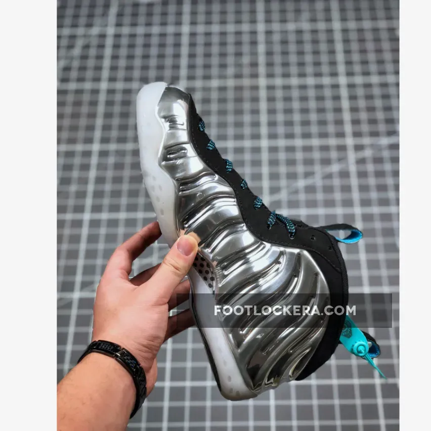 Qs Sneakers / Nike Air Foamposite One Chromeposite