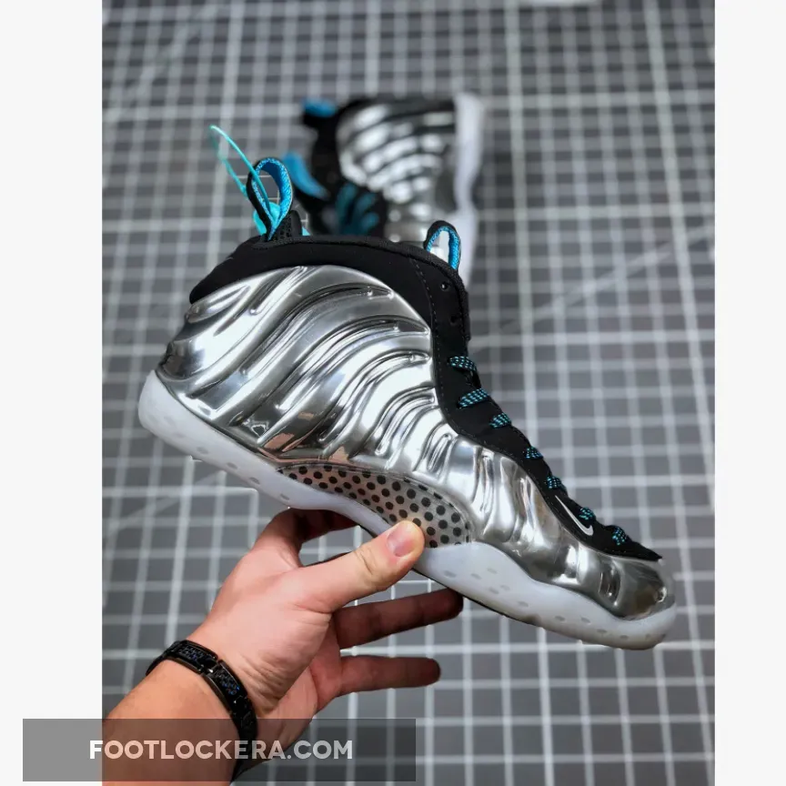 Qs Sneakers / Nike Air Foamposite One Chromeposite