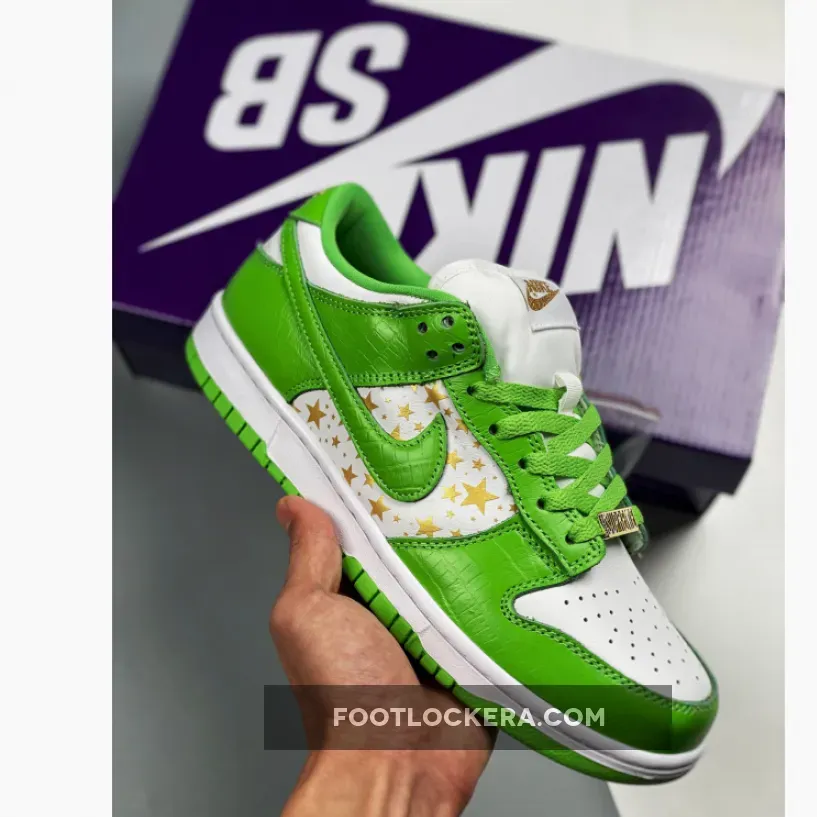 Supreme x Nike SB Dunk Low 'Green Stars' DH3228-101 nike dunk low stars