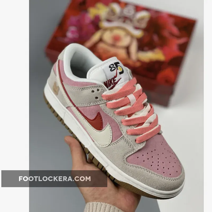 Rabbit Sneaker / Nike Dunk Low 85 Double Swoosh Rabbit DO9457-117