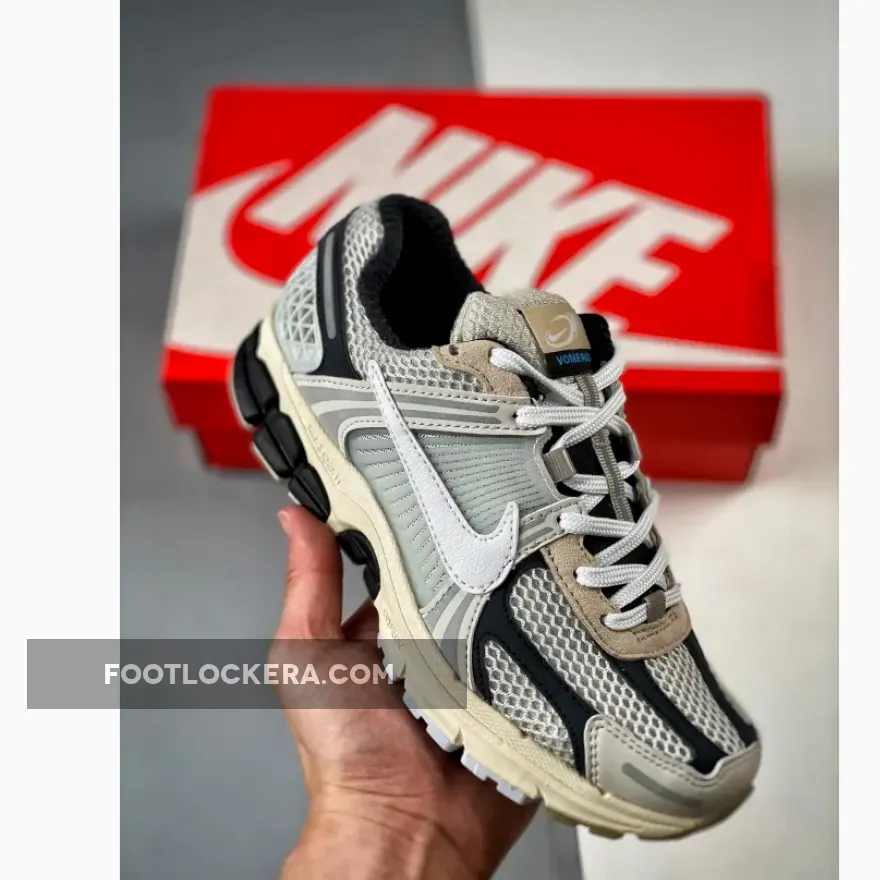 Nike Zoom Vomero 5 Supersonic Light Bone/Black | black vomero 5