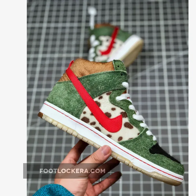 Nike SB Dunk High Walk The Dog BQ6827300 dog with jordans FootLockera