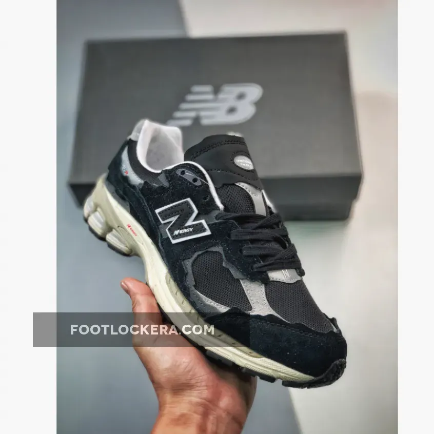 New Balance 2002R Protection Pack Black Grey