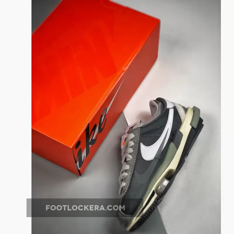 footlocker sacai