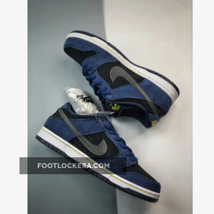 Nike SB Dunk Low Midnight Navy Black 304292-408 For Sale Nike SB Dunk Low Midnight Navy Black 304292-408 For Sale