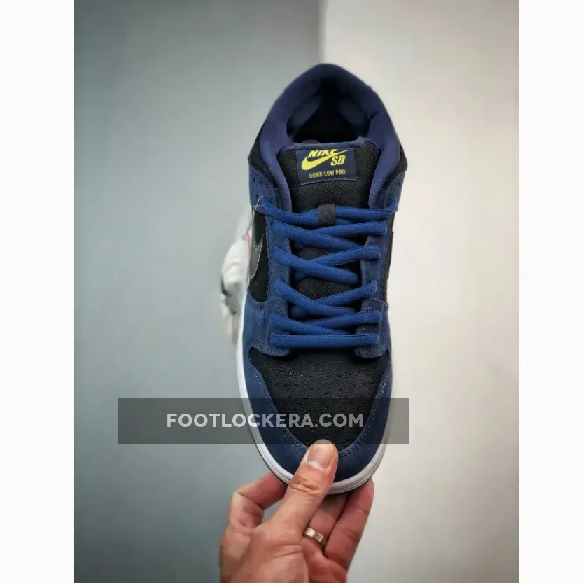 Nike SB Dunk Low Midnight Navy Black 304292-408 For Sale Nike SB Dunk Low Midnight Navy Black 304292-408 For Sale