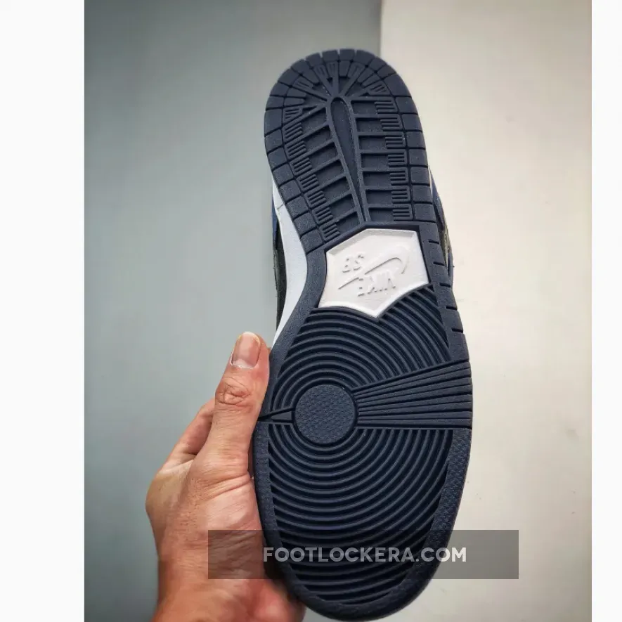 Nike SB Dunk Low Midnight Navy Black 304292-408 For Sale Nike SB Dunk Low Midnight Navy Black 304292-408 For Sale