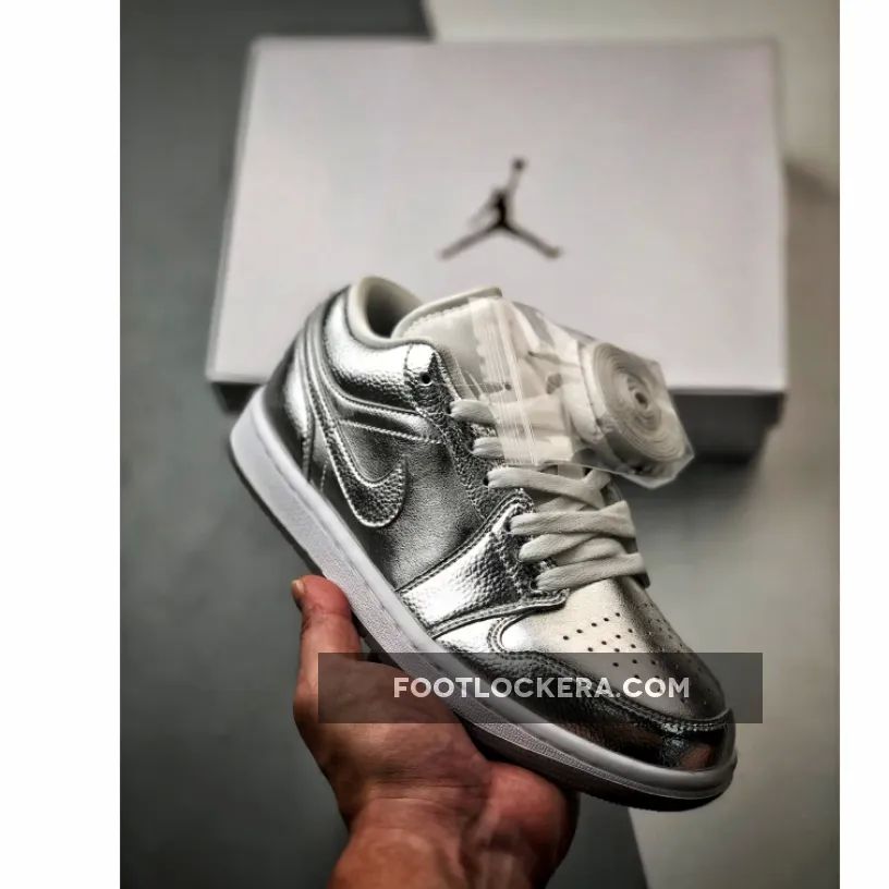 Air Jordan 1 Low SE Metallic Silver/Photon Dust