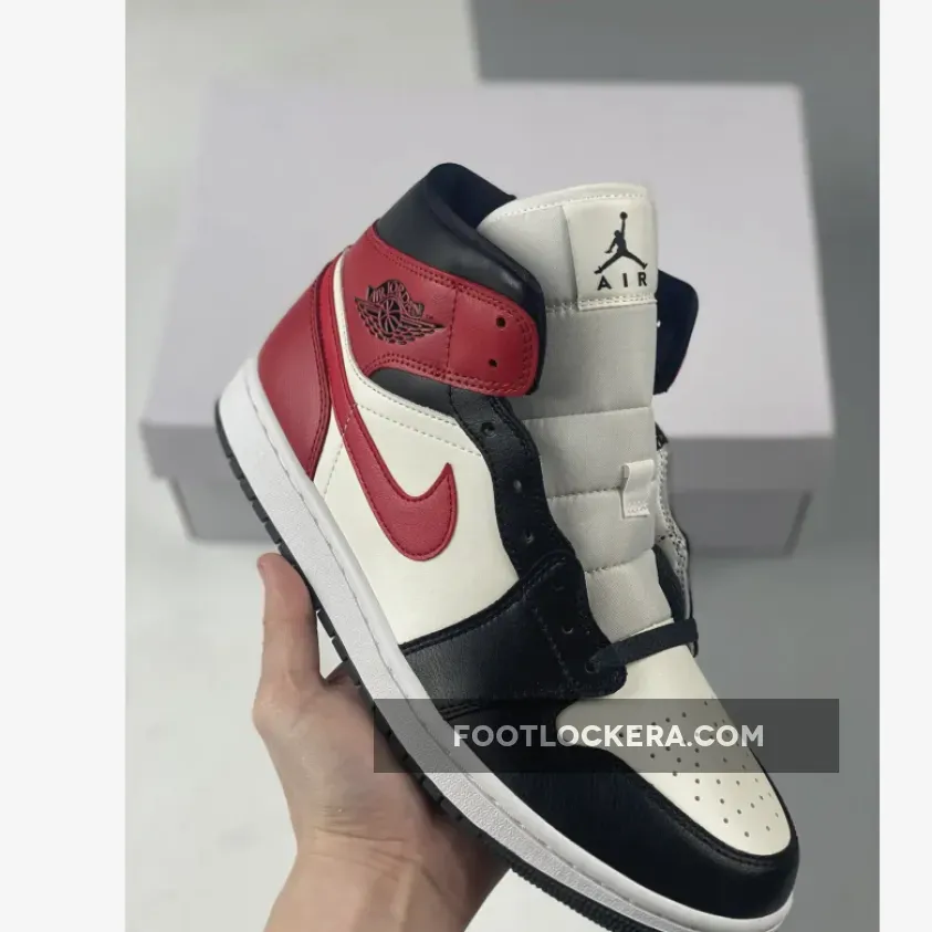Air Jordan 1 Mid Black Toe