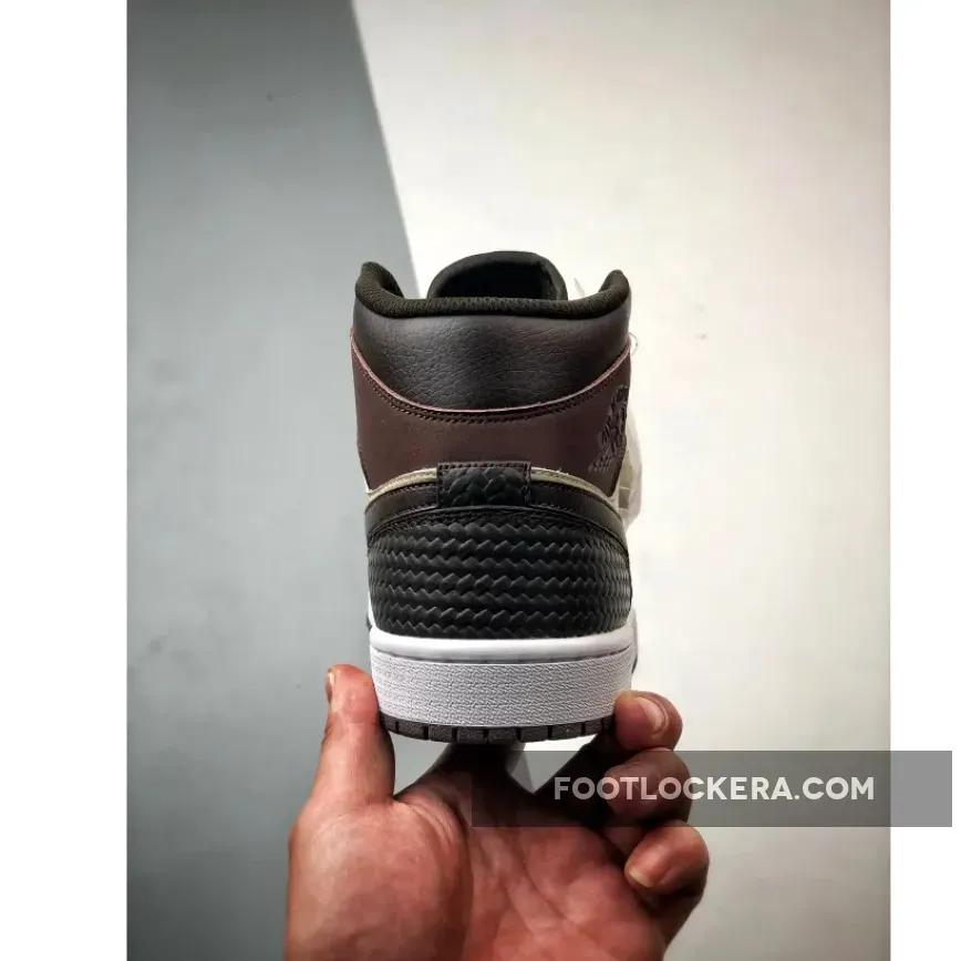 Air Jordan 1 Mid SE "Paris YMCA" Velvet Brown/Sanddrift Air Jordan 1 Mid SE "Paris YMCA" Velvet Brown/Sanddrift