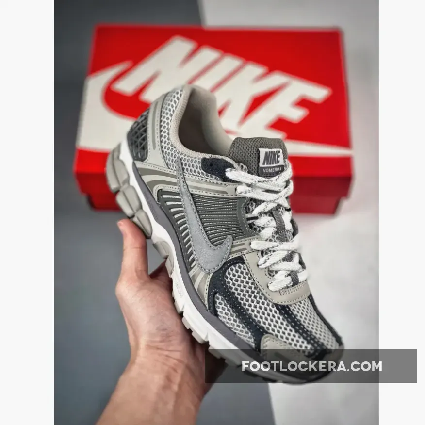 Nike Zoom Vomero 5 Grey Beige