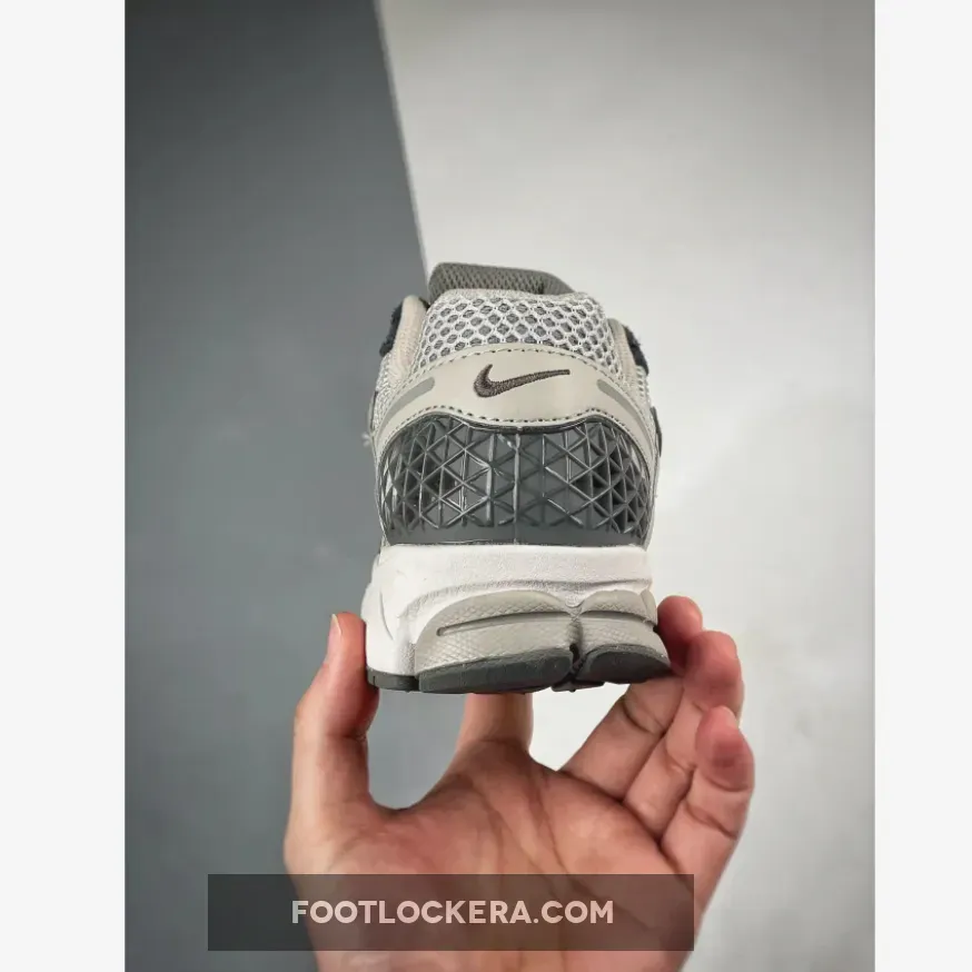 Nike Zoom Vomero 5 Grey Beige Nike Zoom Vomero 5 Grey Beige