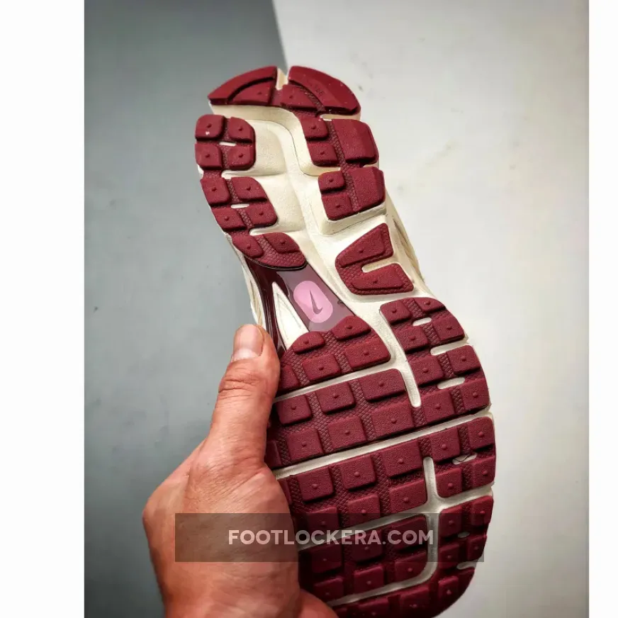 Nike Zoom Vomero 5 Valentines Day Nike Zoom Vomero 5 Valentines Day